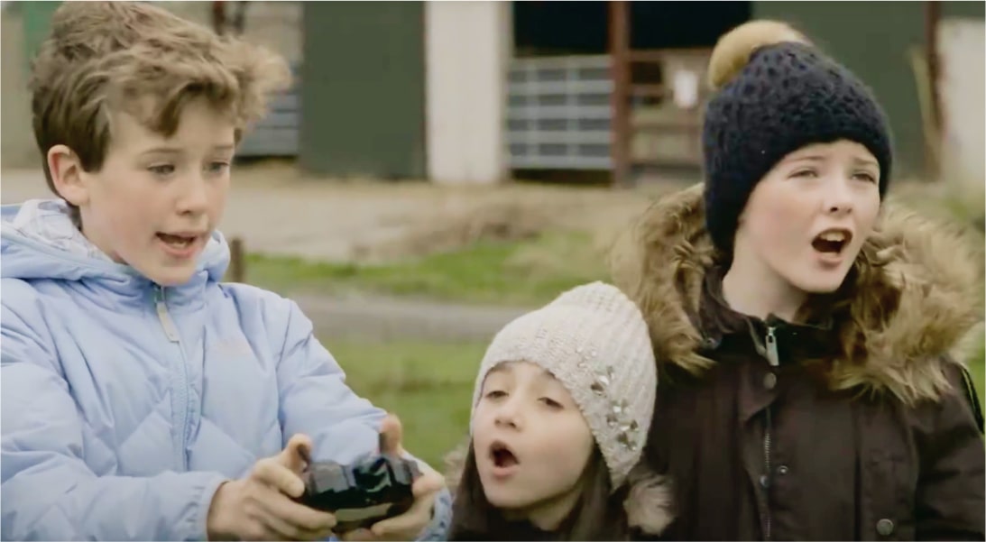 Guaiseacha ar féidir le leanaí teacht orthu video